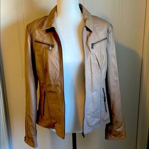 Beautiful women’s leather jacket. Only worn a few times.